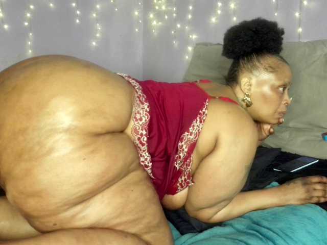 Big-Ass-Wilma live cam on BongaCams