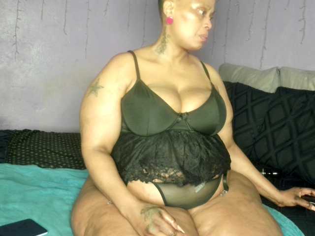 Big-Ass-Wilma live cam on BongaCams