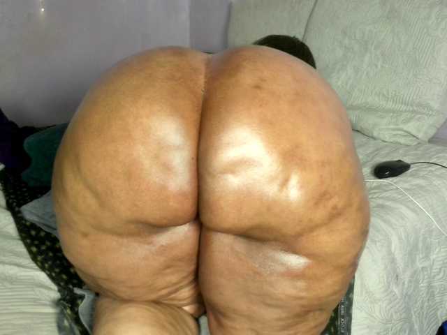 Big-Ass-Wilma live cam on BongaCams