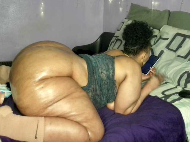 Big-Ass-Wilma live webcam show