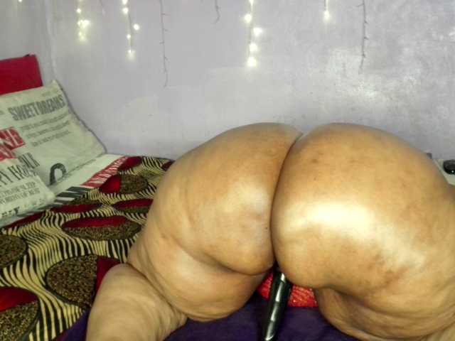Big-Ass-Wilma, live now on BongaCams
