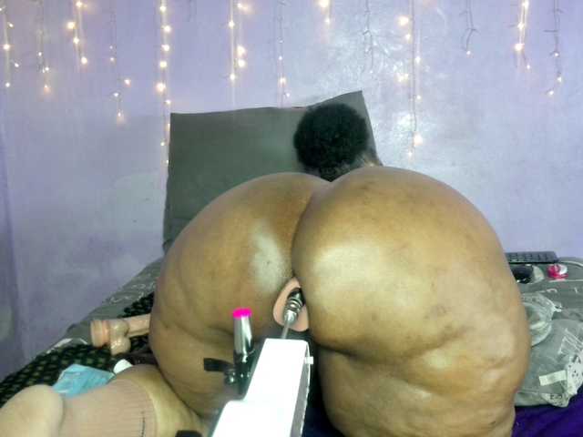 Big-Ass-Wilma live cam on BongaCams