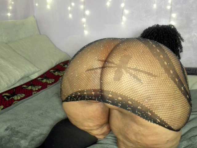 Big-Ass-Wilma live cam on BongaCams