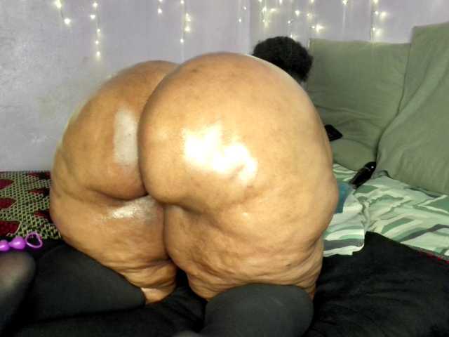 Big-Ass-Wilma live cam on BongaCams
