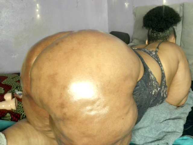 Big-Ass-Wilma live cam on BongaCams
