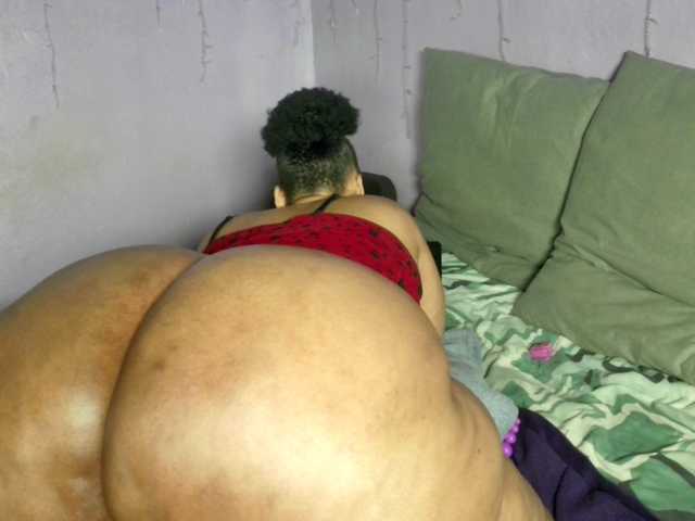 Big-Ass-Wilma live webcam show