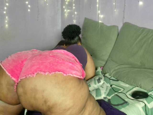 Big-Ass-Wilma live webcam show
