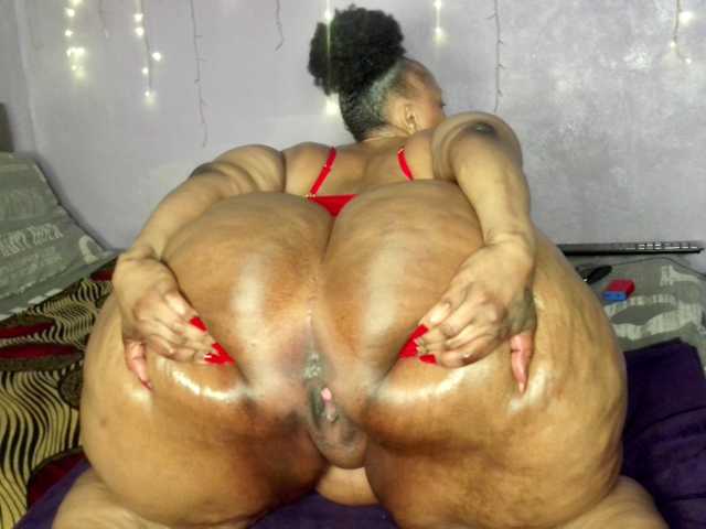 Big-Ass-Wilma, en vivo ahora en BongaCams