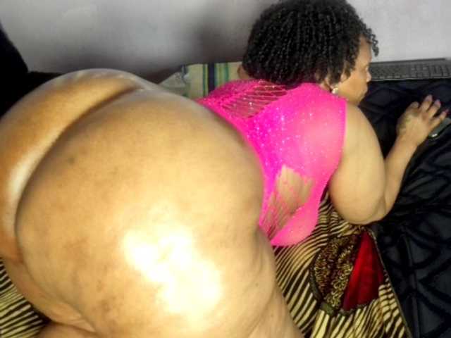 Big-Ass-Wilma live cam on BongaCams