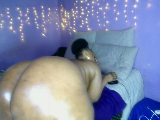 Big-Ass-Wilma live cam on BongaCams