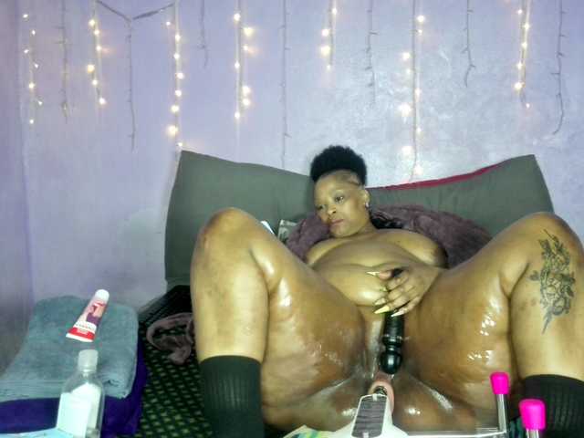 Big-Ass-Wilma live cam on BongaCams