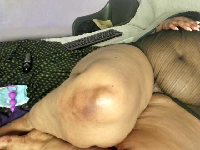 Big-Ass-Wilma live cam on BongaCams