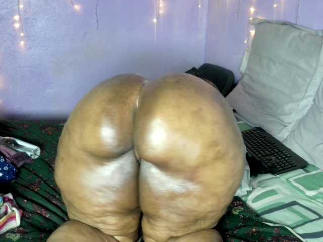 Big-Ass-Wilma live cam on BongaCams