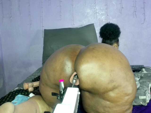 Big-Ass-Wilma live cam on BongaCams
