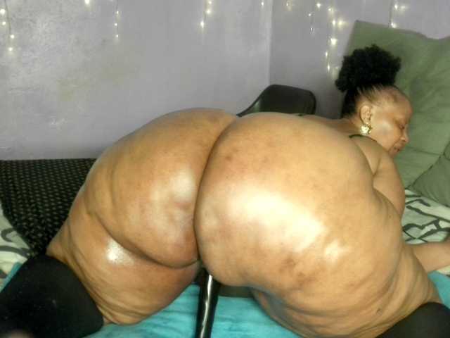 Big-Ass-Wilma live cam on BongaCams