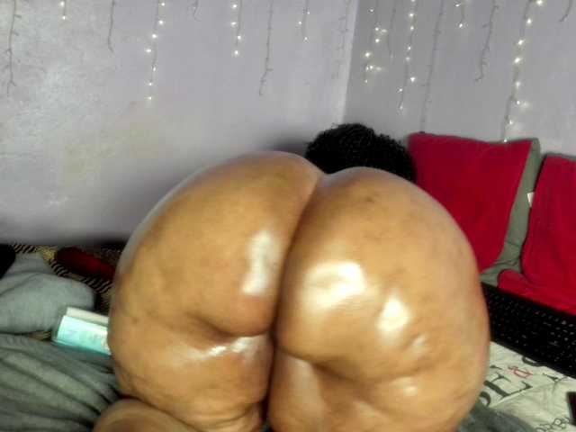 Big-Ass-Wilma live cam on BongaCams