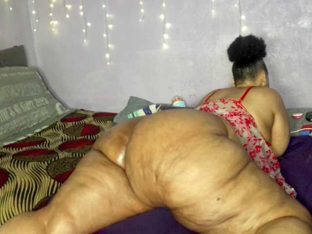 Big-Ass-Wilma, en vivo ahora en BongaCams