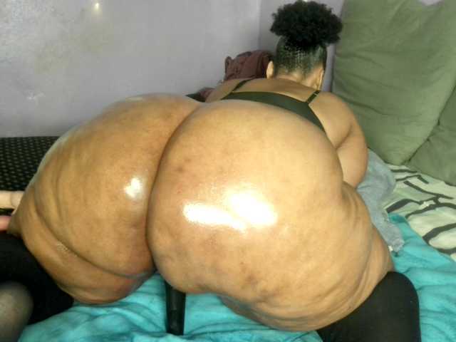 Big-Ass-Wilma live webcam show