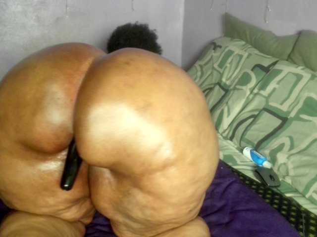 Big-Ass-Wilma live cam on BongaCams