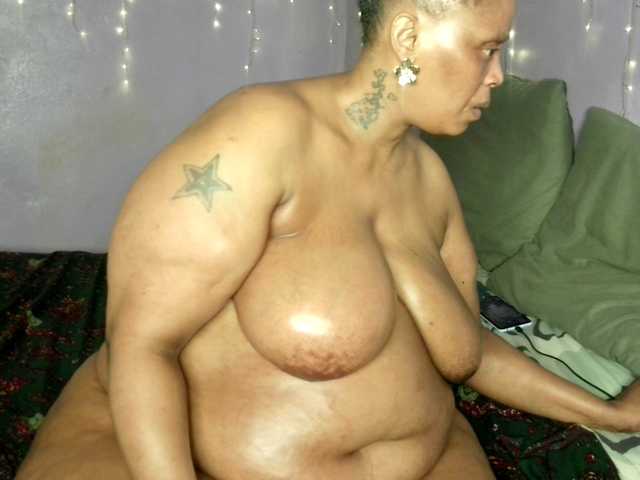 Big-Ass-Wilma live cam on BongaCams