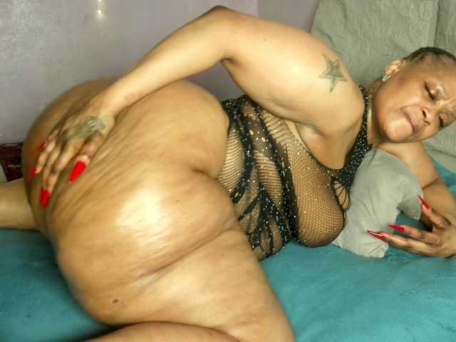 Big-Ass-Wilma live cam on BongaCams