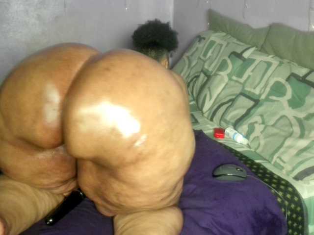 Big-Ass-Wilma live cam on BongaCams
