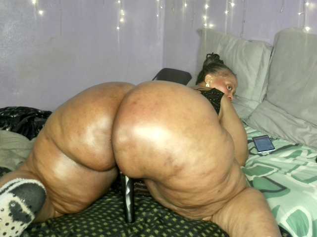 Big-Ass-Wilma live cam on BongaCams