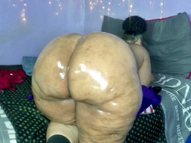 Big-Ass-Wilma live cam on BongaCams