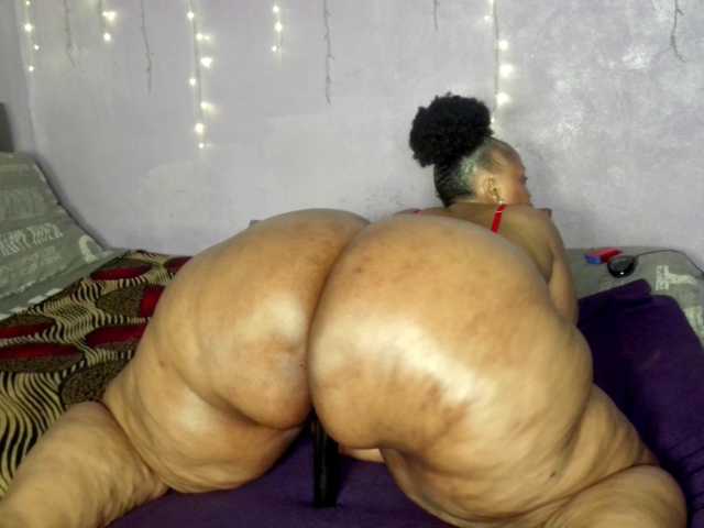 Big-Ass-Wilma, en vivo ahora en BongaCams