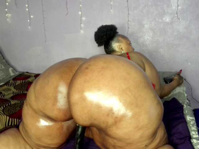 Big-Ass-Wilma, en vivo ahora en BongaCams