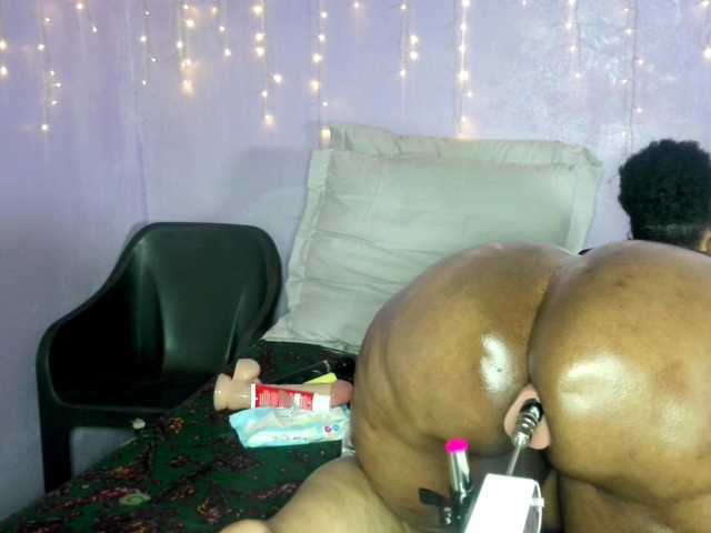 Big-Ass-Wilma live cam on BongaCams