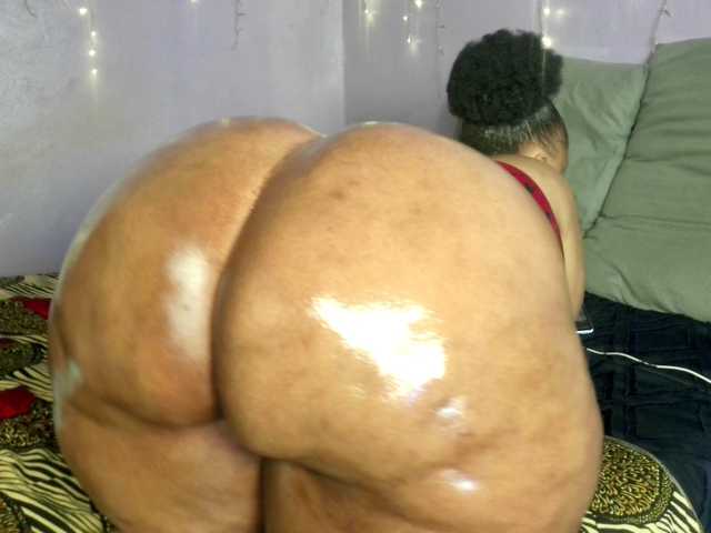 Big-Ass-Wilma live cam on BongaCams
