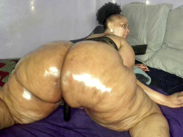 Big-Ass-Wilma live cam on BongaCams
