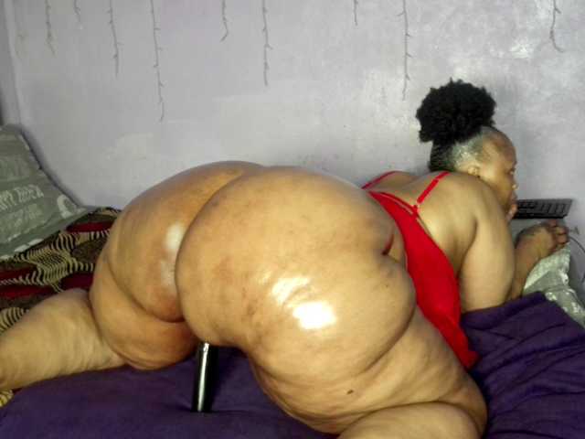 Big-Ass-Wilma, en vivo ahora en BongaCams