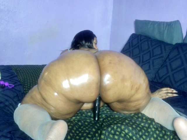 Big-Ass-Wilma's BongaCams show and profile