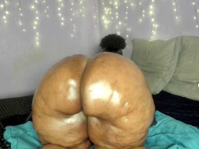 Big-Ass-Wilma live cam on BongaCams