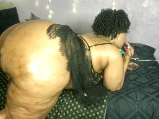Big-Ass-Wilma webcam bongacams model stream image