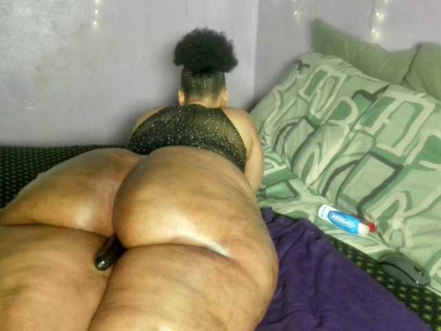 Big-Ass-Wilma live cam on BongaCams