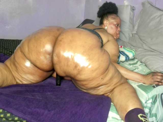 Big-Ass-Wilma live cam on BongaCams