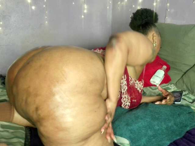 Big-Ass-Wilma live webcam show