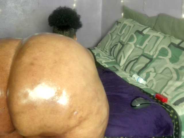 Big-Ass-Wilma live cam on BongaCams