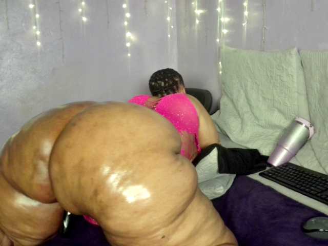 Big-Ass-Wilma live cam on BongaCams