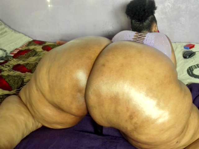 Big-Ass-Wilma, en directo ahora en BongaCams