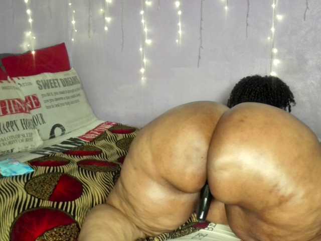 Big-Ass-Wilma live cam on BongaCams