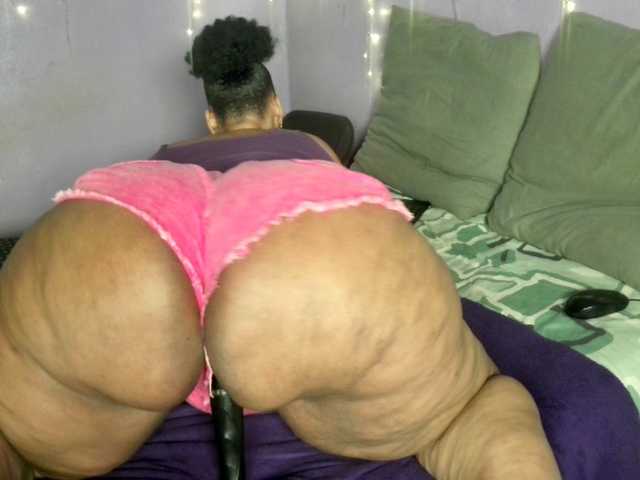 Big-Ass-Wilma live webcam show