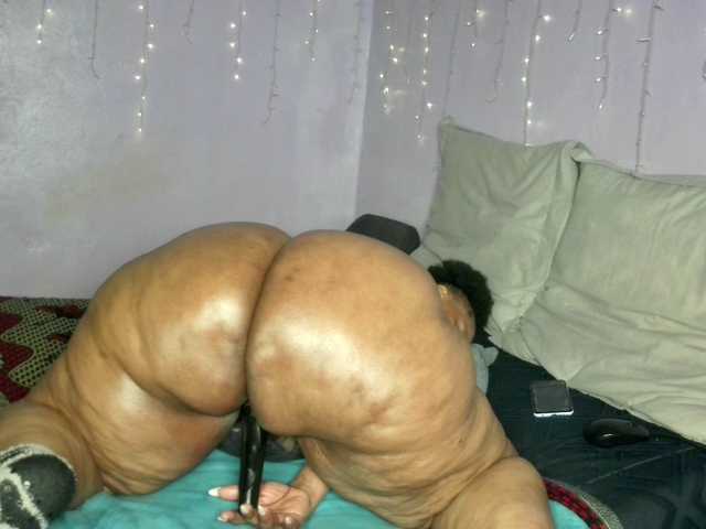 Big-Ass-Wilma live cam on BongaCams