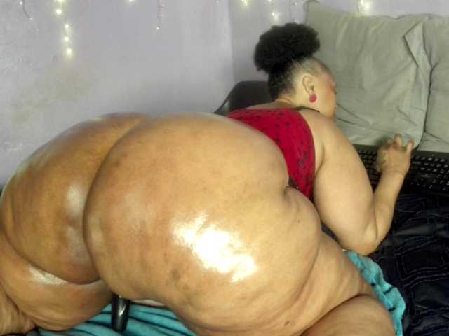Big-Ass-Wilma live cam on BongaCams