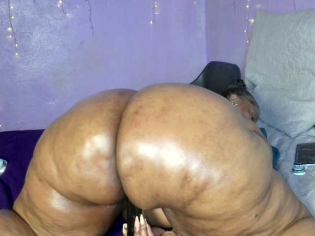 Big-Ass-Wilma live cam on BongaCams