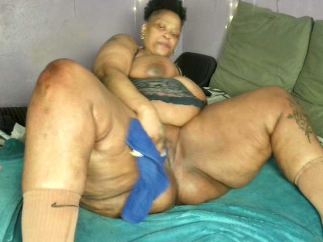 Big-Ass-Wilma live cam on BongaCams