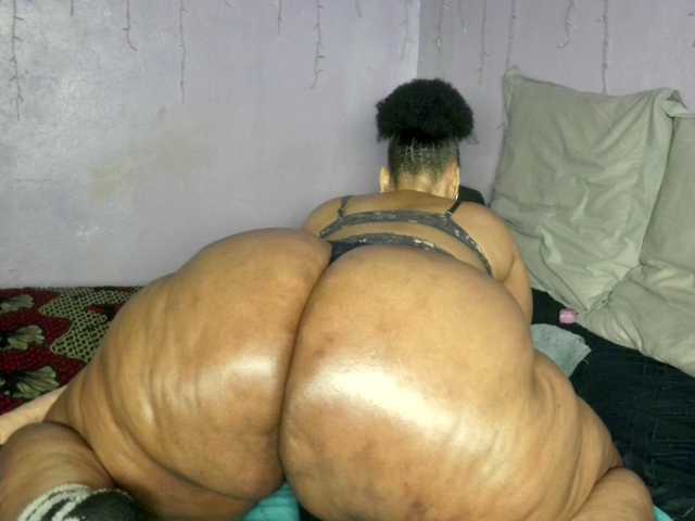 Big-Ass-Wilma live cam on BongaCams